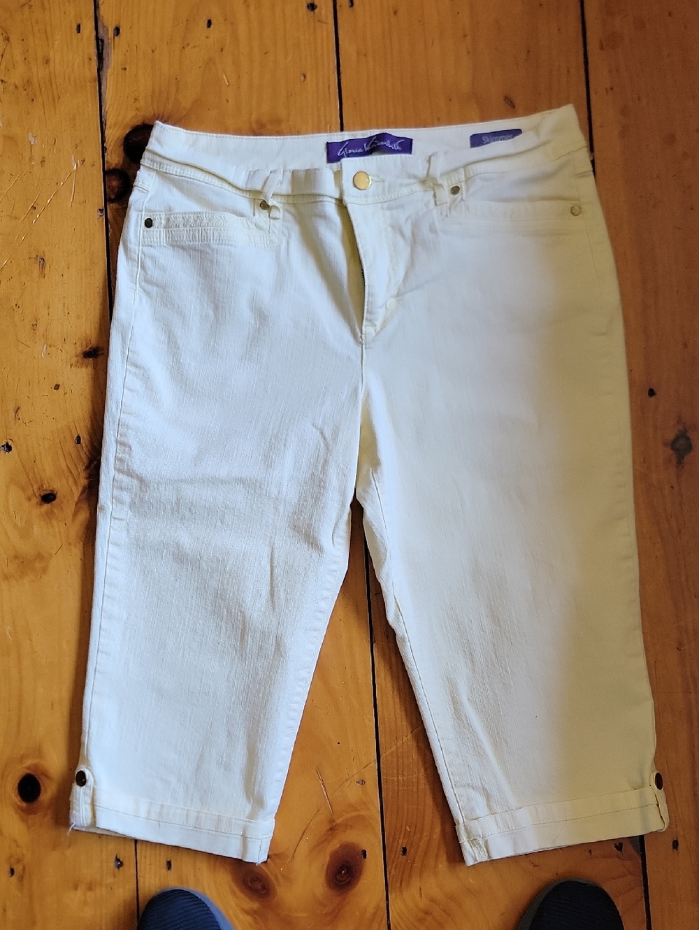 Yellow Mid-Length Stretch Capris
